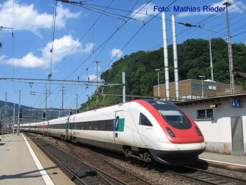 ICN bei der Einfahrt in Olten auf dem Weg nach Solothurn, Biel am 21.Juni.08