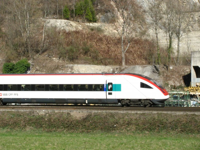 ICN nach Lugano bei Castione am 13.03.2009