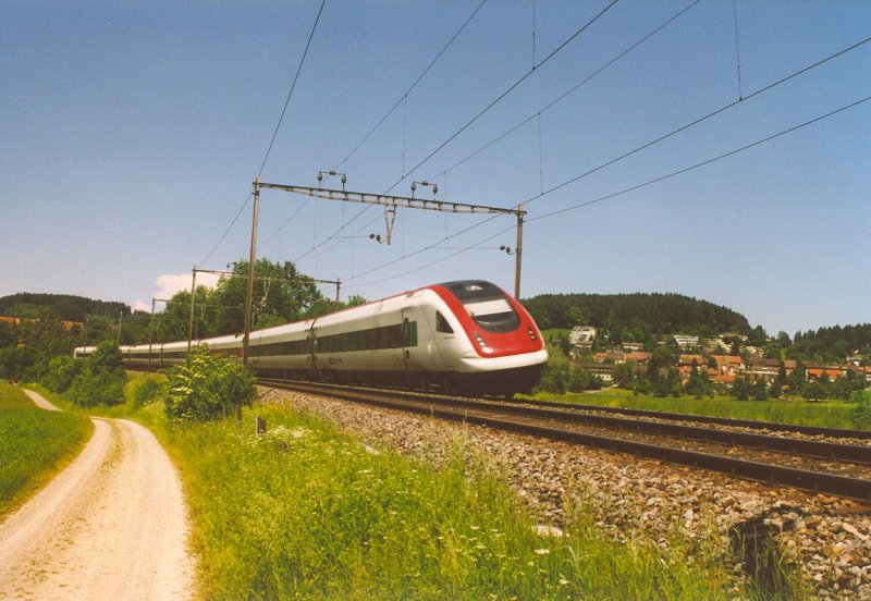 ICN nach St. Gallen am 29. Mai 2005 unterwegs bei Eschlikon.