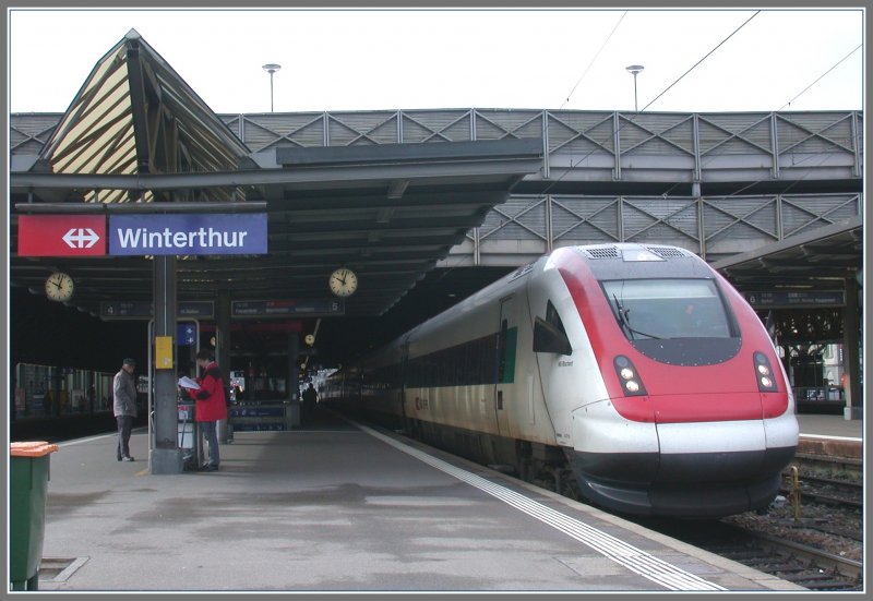 ICN  Willi Ritschard  bereit zur Abfahrt nach Konstanz. Willi Ritschard war von 1973-1983 Bundesrat und Vorsteher des Verkehrs- und Energiewirtschaftsdepartement. (19.03.2007)