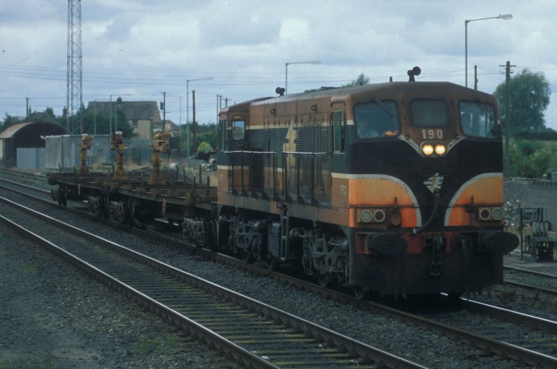 IERLAND sep 2003 Ballybrophy LOC 190 bj 1966 bij GENERAL MOTERS /1000 pk