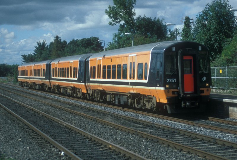 IERLAND sep 2003 Kildare TREINSTEL 2751 oranje