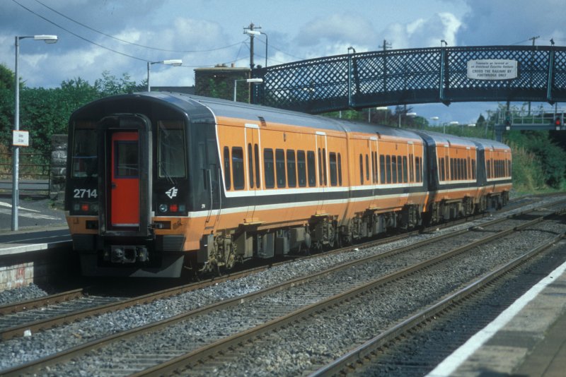 IERLAND sep 2003 Kildare TREINSTEL 2714 oranje