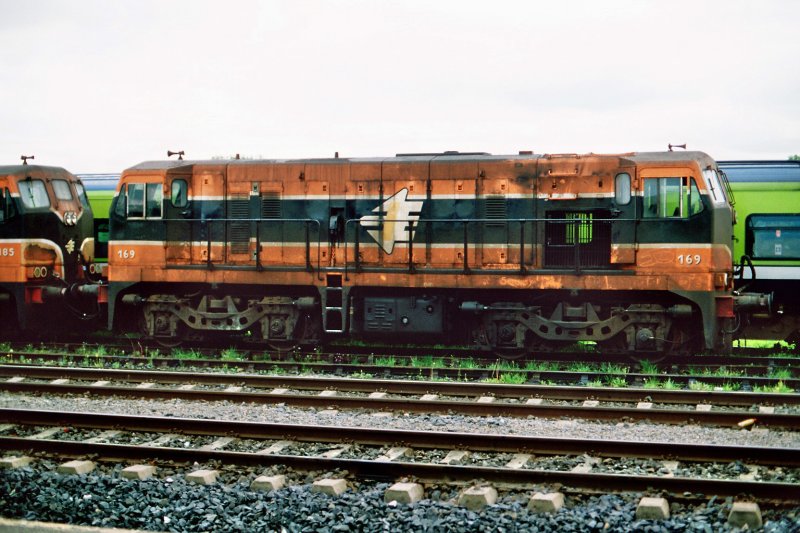 ierland sep 2007 limerick junction LOC No 169
deze loc heeft 950 PK [PS]bouwjaar 1962
van de CLASS 141 zijn er 36 gebouwt