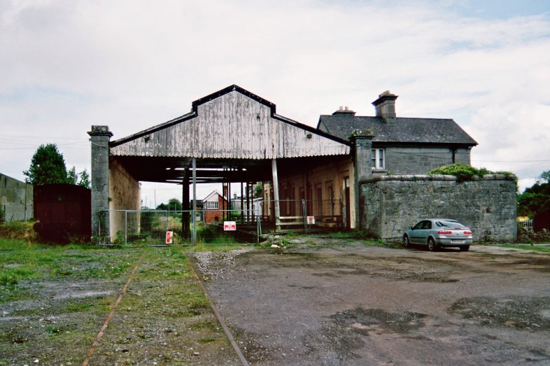ierland sep 2007 STATION FOYNES no trespassing danger
 zie ook bij WAGEN //GUTERWAGEN