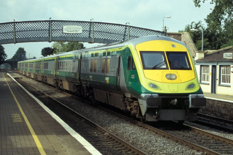 IERLAND sep 2008 Kildare STUURPOST 4002 met LOC 227 als opduwloc