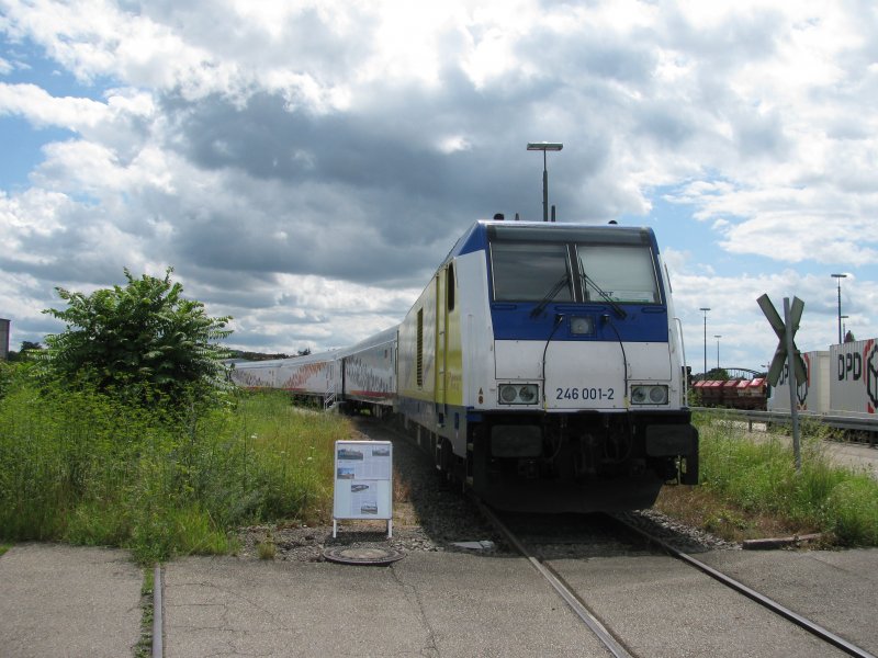 IGT 246 001-2 war mit dem Science Zug in Freiburg zu Gast; Der Zug war ausgestellt im Freiburger Gterbahnhof. Hier ein Bild vom 19.07.2009