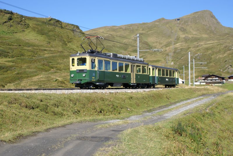 Ihm folgte ein Zusatzzug mit dem BDhe 4/4 113 und dem Bt 212.