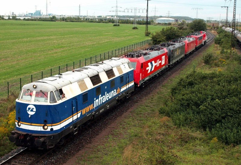 IL 205 zieht HGK 185 589 ,R4C 185 556, 145 076 , 155 138 und 294 907 nach beendigung der Lokschau anl�sslich des IL Tages der offenen T�r am 06.09.08 zur�ck zum Bf. Gro�korbetha.  