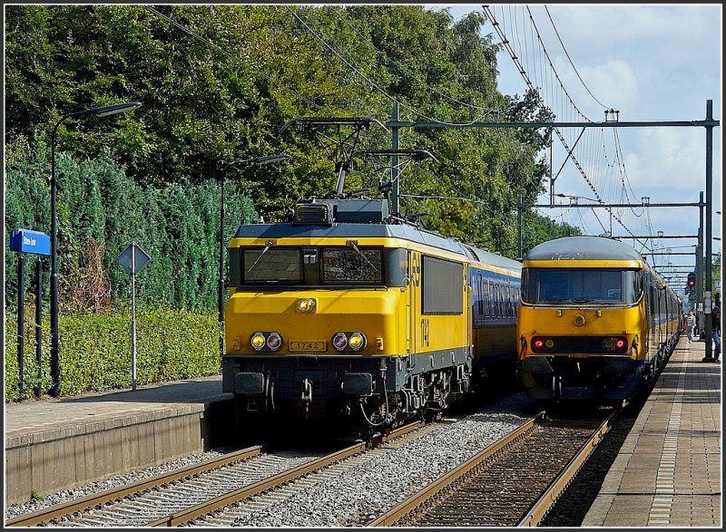 Im Bahnhof von Etten-Leur findet halbstndlich die Begegnung der Zge, welche zwischen Roosendaal und Breda verkehren, statt. 05.09.09 (Jeanny)