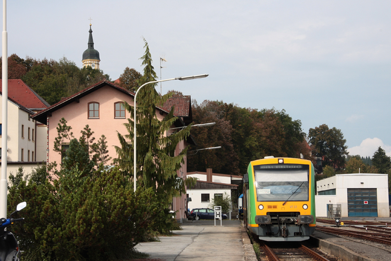Im Bf Viechtach steht VT22 der Waldbahn abfahrbereit am 24.09.2009