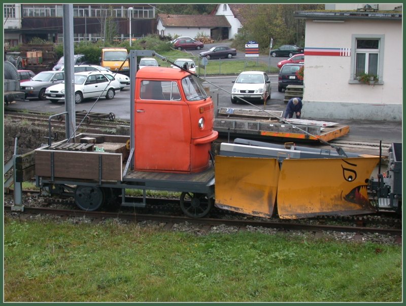 Im Depotgelnde der ARB in Arth Goldau steht dieser originelle Schneepflug. (10.11.2006)