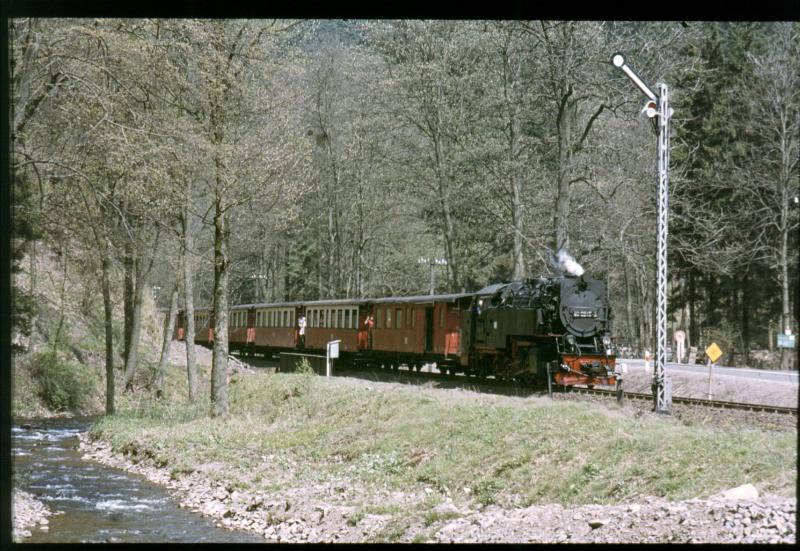 Im Fr�hjahr 1984 stand dieses Fl�gelsignal noch vor der Einfahrt in den Bahnhof Eisfelder Talm�hle