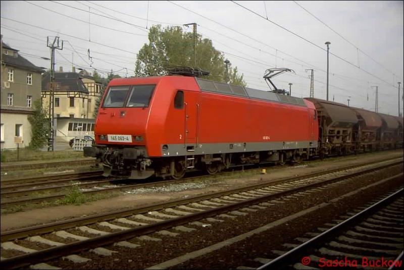 Im Herbst 2002 stand BR 145 063-4 vom Werk Seddin mit Schttwagen in Gnitz.