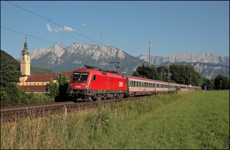 Im herrlichen Abendlicht des schnen 10.07.2008 konnte die 1116 179 mit dem OEC 161  VORALBERG , Zrich HB - Wien Westbahnhof, vor dem Kloster Raisach abgelichtet werden.
