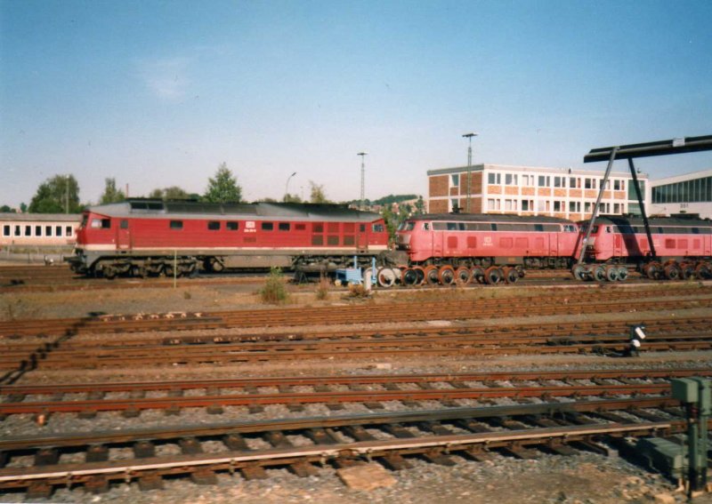 im Jahr 1997 fuhr ich mit dem IR nach Nrnberg in Hof/Hbf stand diese BR 232 mit 2 BR 218