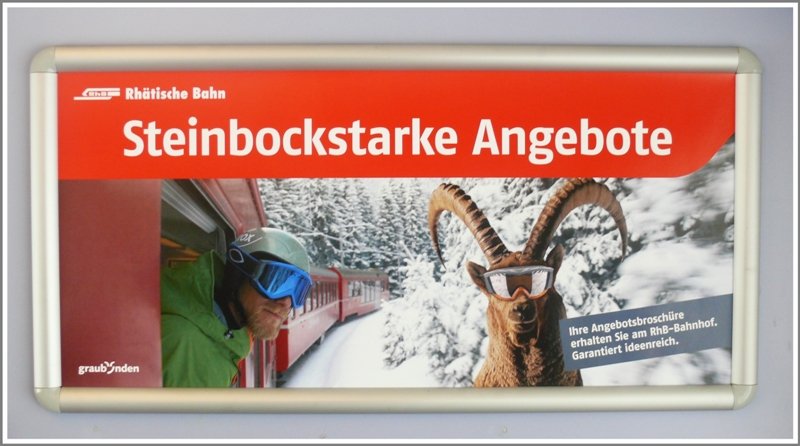 Im Land des Steinbocks muss das Wappentier Graubndens fr so manche Werbung herhalten, hier an der Stirnwand eines Personenwagens der RhB. (17.02.2009)
