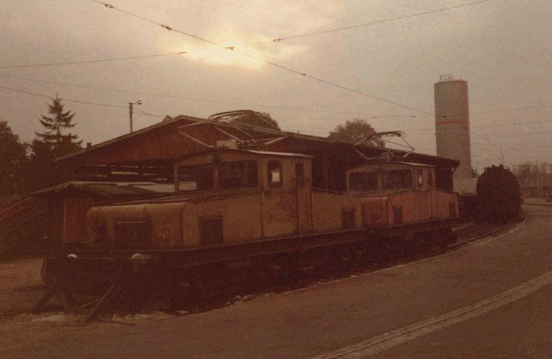 Im Oktober 1980 sehen die Gterzuglokomotiven aus dem Jahr 1924 auf der Filderbahn ihrem Ende entgegen. 1981 wurde der Gterzugbetrieb zwischen Vaihingen und Mhringen endgltig eingestellt. 