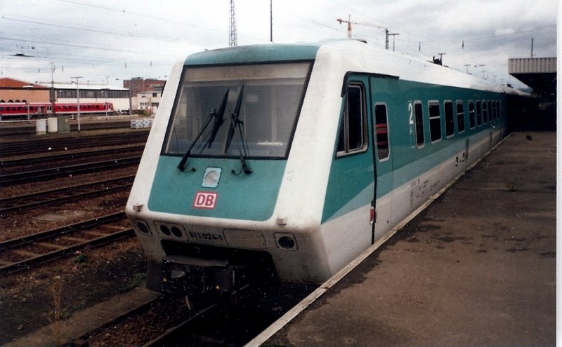 Im Oktober 2000 am G�terboden von Kaiserslautern abgestellt der damals in Kaiserslautern beheimatete 611 024.