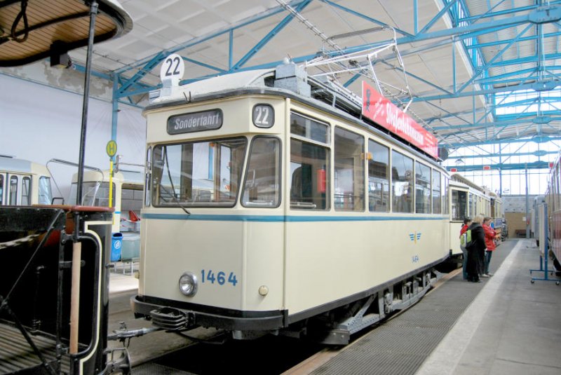 Im Stra�enbahnmuseum Leipzig M�ckern kann man den Wagen 1464 mit dem Spitznamen Pullmannwagen bewundern, 17.05.09