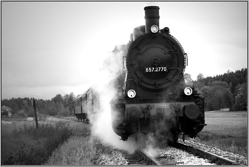 Impression der Dampflok 657.2770 auf der Museumsstrecke Ampflwang-Timelkam.
4.10.2008