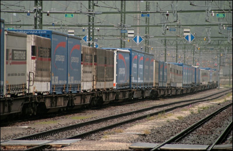 Impression des  Paneuropa-Terratrans -Kombizuges. Aufgenommen am 07.07.2008 im Grenzbahnhof Brennero/Brenner.