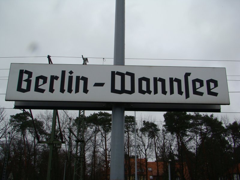 In alter schner deutscher Schrift. Selten aber in Berlin Wannsee schon seit Jahren so. Aufgenommen am 19.01.08