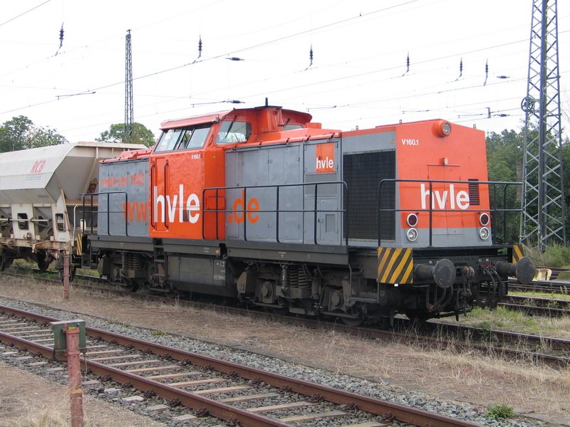 In Bad Kleinen steht die V160.1 der Havellndischen Eisenbahn AG vor einem Gterzug. 22.09.2008