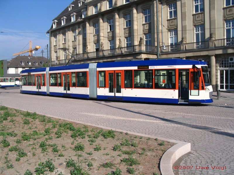 In Darmstadt was neues:
ST14 0775 am 25 April 2007 am Darmst�dter Hauptbahnhof. 
