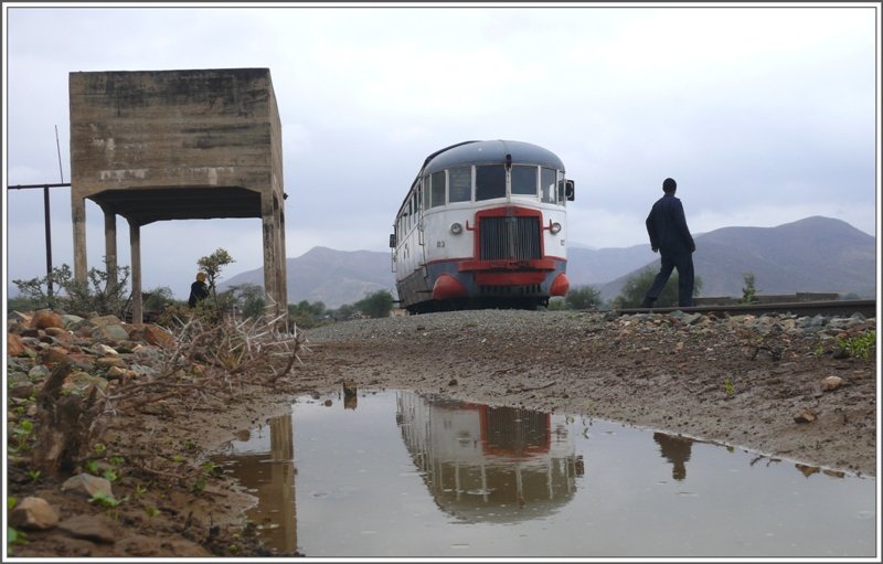 In Darnas warten wir wieder auf den nachfolgenden Dampfzug. Dort kann der Durst der Dampfloks wieder gelscht werden. (29.10.2008)