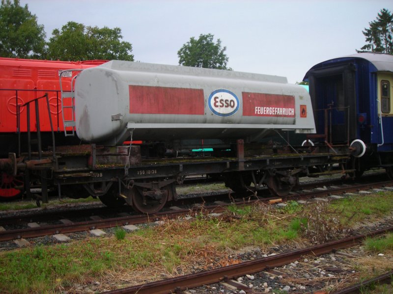 In diesem Tank lagert der Diesel f�hr die Lokomotiven der srb. Er steht ebenfalls in Gro�petersdorf