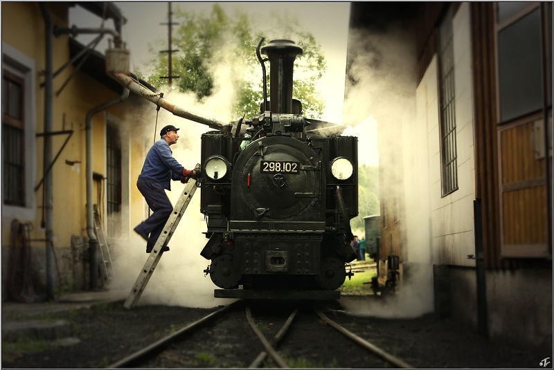 In Grnburg wird die 298.102 mit Wasser befllt.
06.09.2009