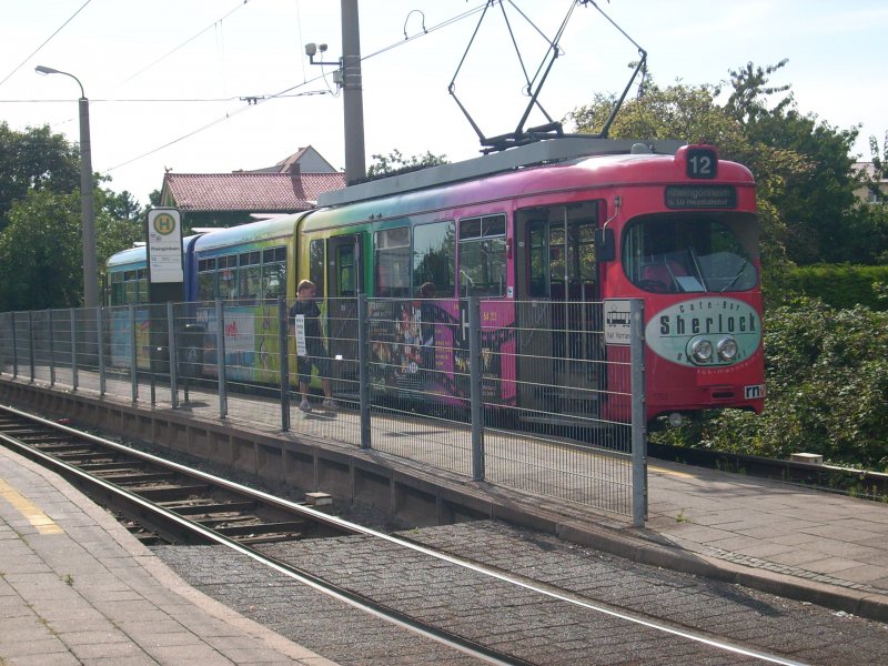 In Ludwigshafen Rheingnheim steht ein Dwag GT8er der Linie 12 zur Fahrt am 07.08.08 nach Ludwigshafen Oppau bereit.