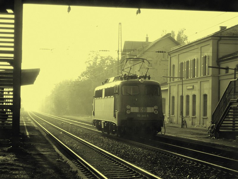 In den Morgenstunden des 11.10.06 f�hrt 110 360 ins Unerblickliche.