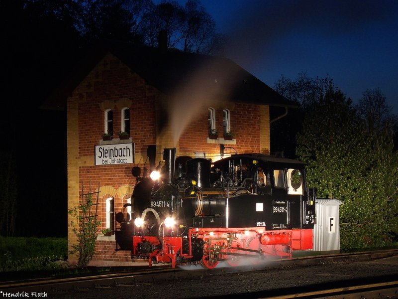 In Steinbach konnte ich, dank eines Autos, 99 4511-4 ablichten.
Datum: 11.05.2008
