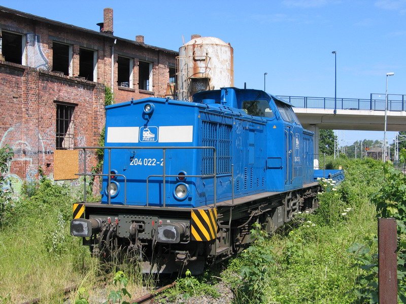 In Wismar hlt die 204 022-2 der Pressnitztalbahn Mittagsruhe. 06.06.2008
