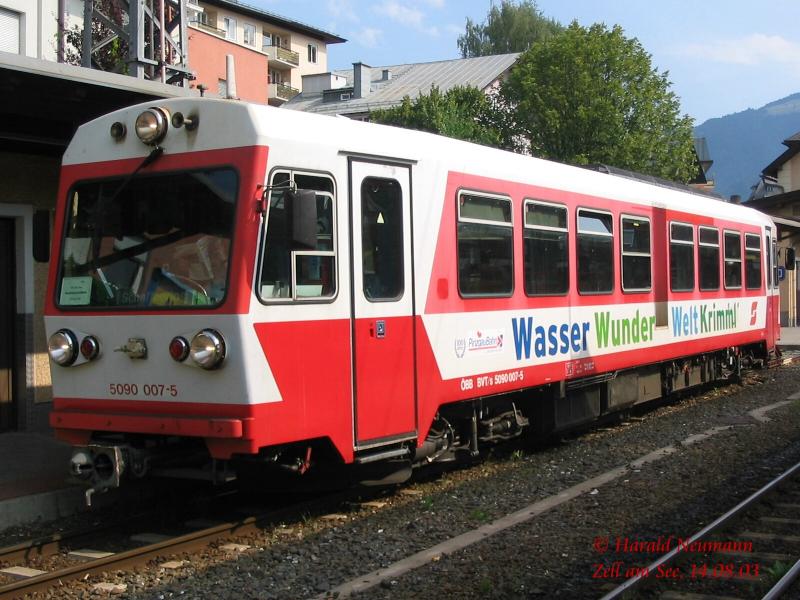 In Zell am See steht am 14.08.03 Tw 5090 007-5 zur Abfahrt bereit.