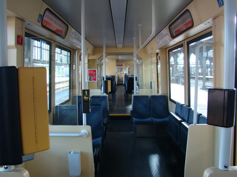 Innenansicht eines Triebzuges der Karlsruher S-Bahn. Aufgenommen am 11.05.08