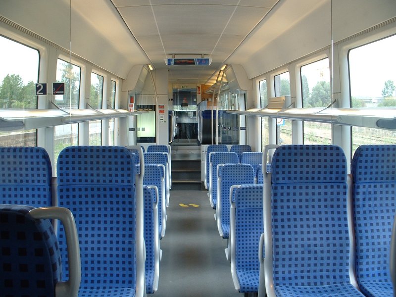 Innenausstattung einer 642er. Aufgenommen in Bad Frankenhausen (Kyffh) am 31.07.2006 17:34