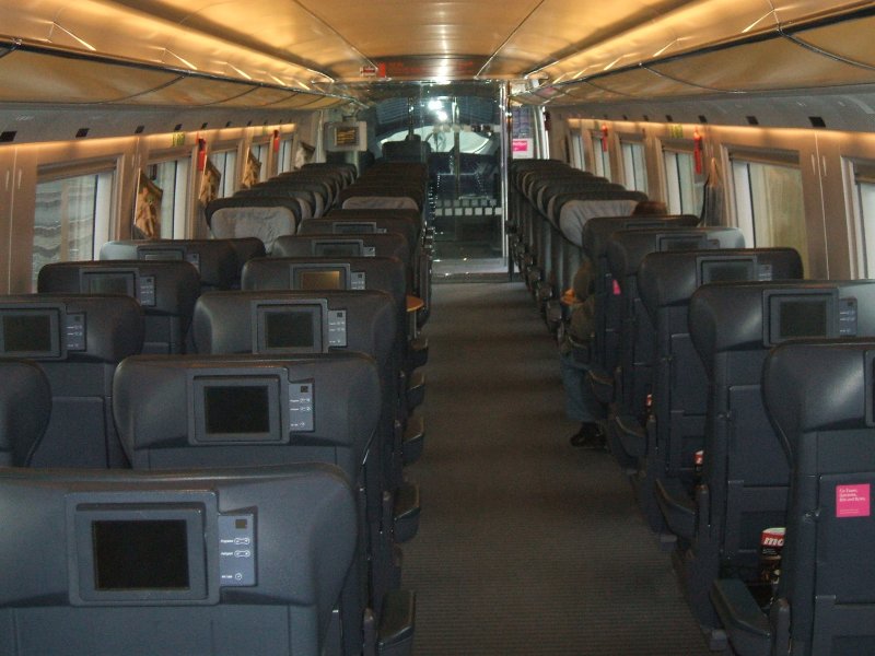Innenraum eines ICE 3 Steuerwagen , 1. Klasse mit TV.(18.11.2007)