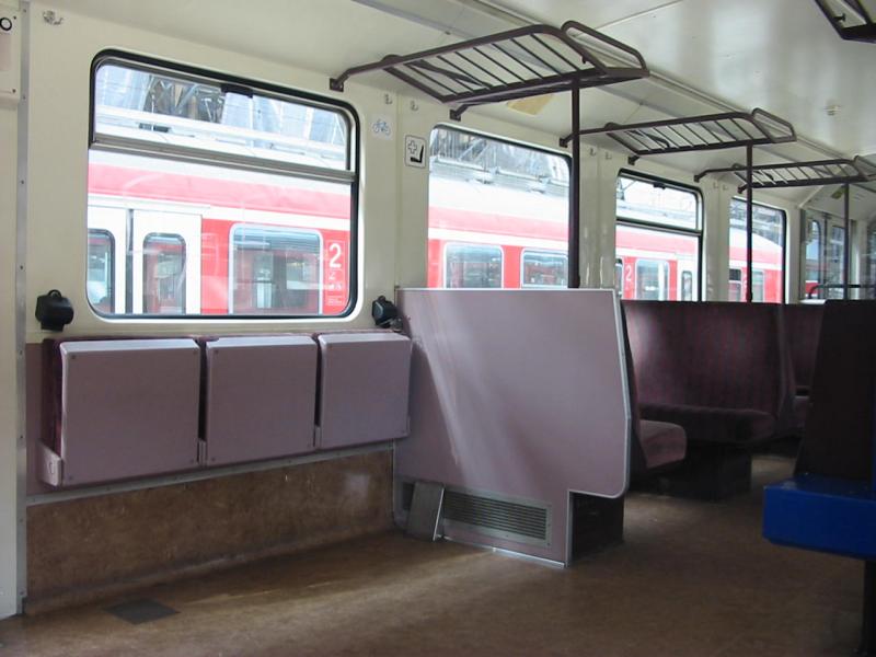 Innenraum eines VTE2 der Taunusbahn