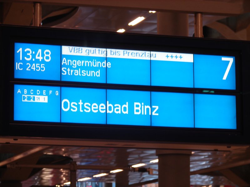 InterCity 2455 nach Ostseebad Binz. Abfahrt 13:48 Berlin Hauptbahnhof Tiefbahnsteig