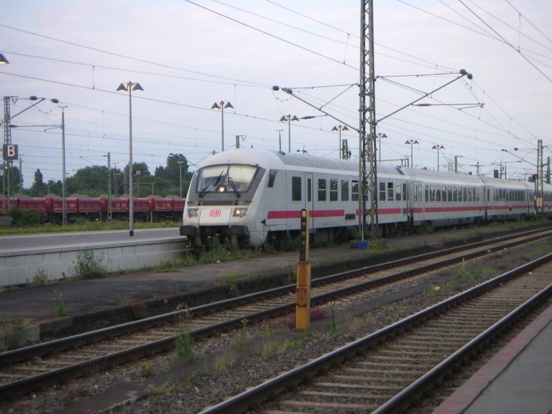 Intercity aus Leipzig bei der Einfahrt in Oldenburg Hbf auf Gleis 3. Aufgenommen am 17.6.2007 um 20:30 Uhr.