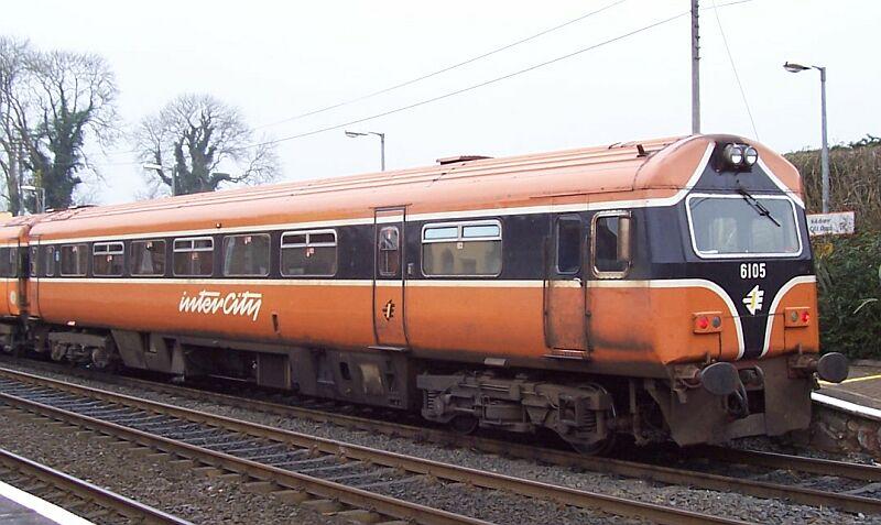InterCity-Steuerwagen 6105 am 16.02.2005 im Bahnhof Kildare.