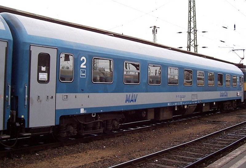 InterCity-Wagen MAV 2.Klasse am 20.01.2007 in Budapest-Keleti.