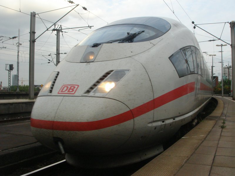 InterCityExpress 125  ICE International  nach Frankfurt am Main Hauptbahnhof. Hier bei der Einfahrt Kln Hbf am 27.08.07