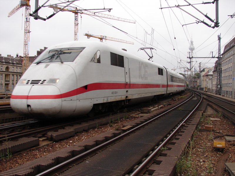 InterCityExpress 546/556 nach Kln/Bonn Flughafen und Koblenz Hauptbahnhof bei der Durchfahrt Berlin Friedrichstrae am 12.08.07.