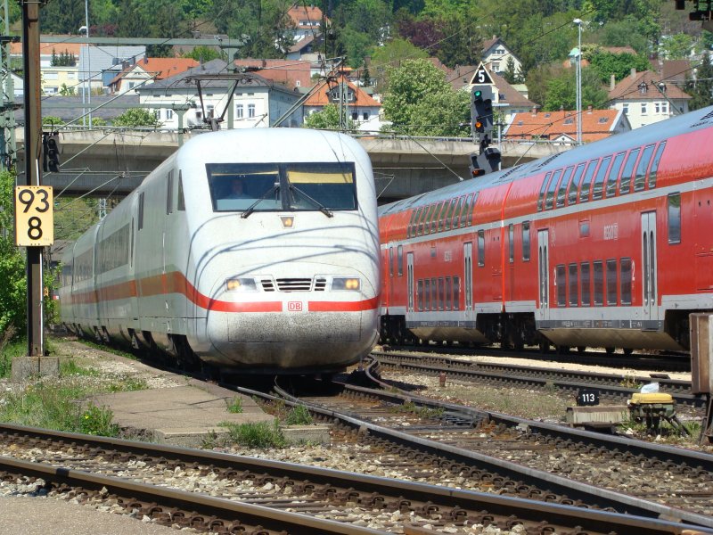 InterCityExpress 595 von Berlin Ostbahnhof nach Mnchen Hauptbahnhof ber Augsburg Hauptbahnhof, hat am 10.05.08 Einfahrt in den Bahnhof Ulm Hauptbahnhof.