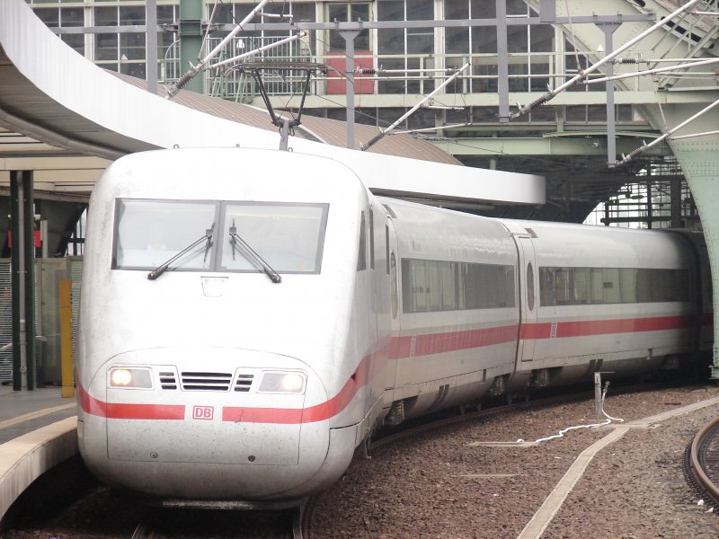 InterCityExpress 691 (ICE 1  Lichtenfels ) bei der Bereitstellung am 12.08.07 Berlin Ostbahnhof. Dieser Zug fhrt weiter nach Mnchen.