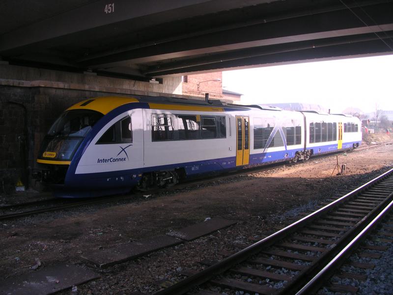 InterConnex abgestelt auf Gleis 251 in Dresden Friedrichstadt am 24.03.2005.